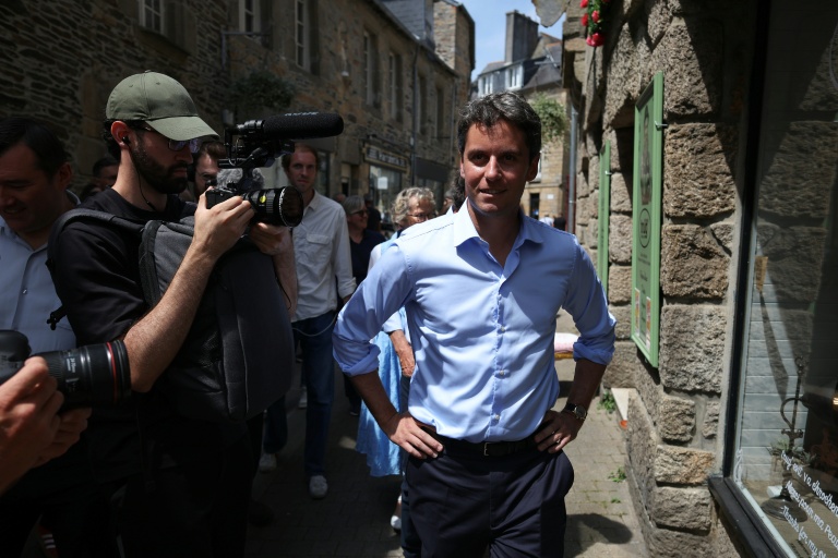 Présidentielle : en visite en Bretagne, Attal appelle à un 