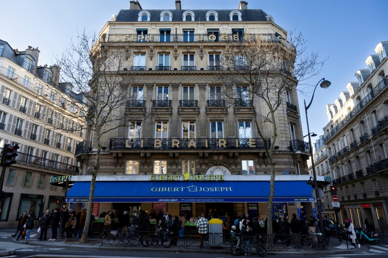 Librairies: Gibert présente un plan de redressement avec 84 postes supprimés