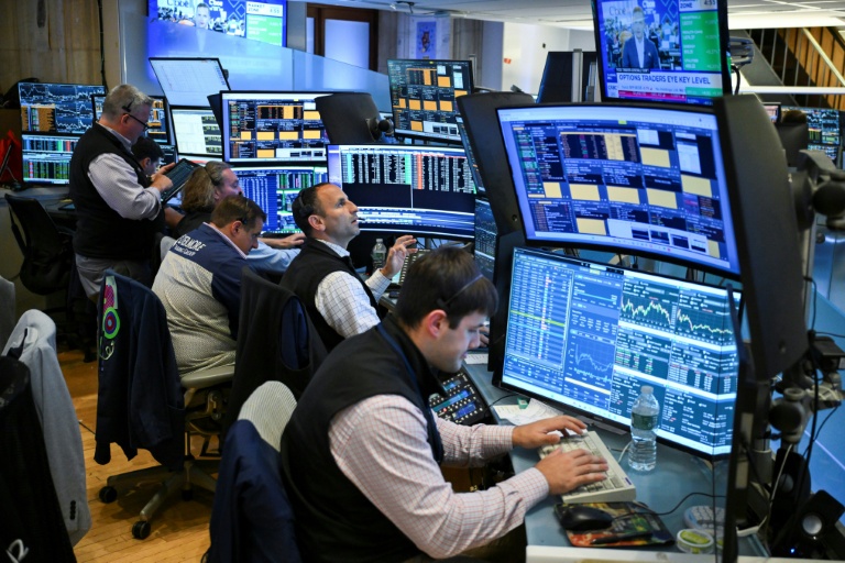 Wall Street ouvre en hausse, dopée par la détente du pétrole