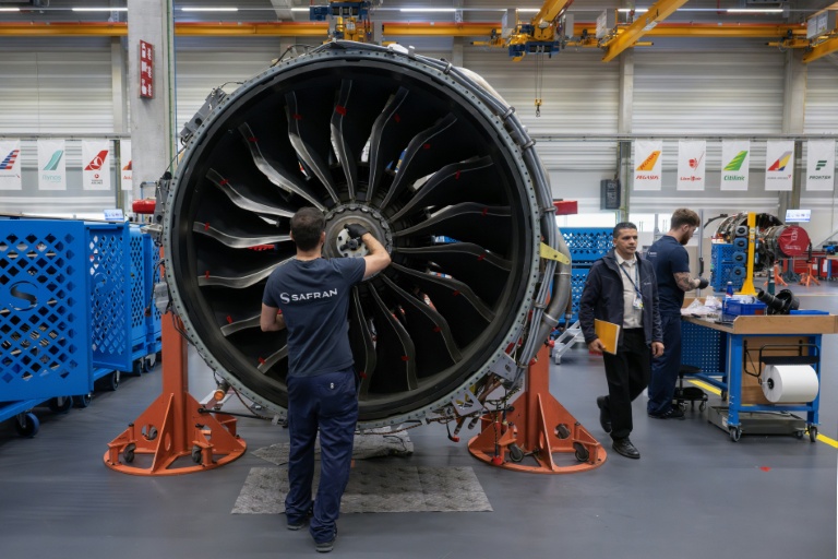 Safran relève ses prévisions et se prépare à 