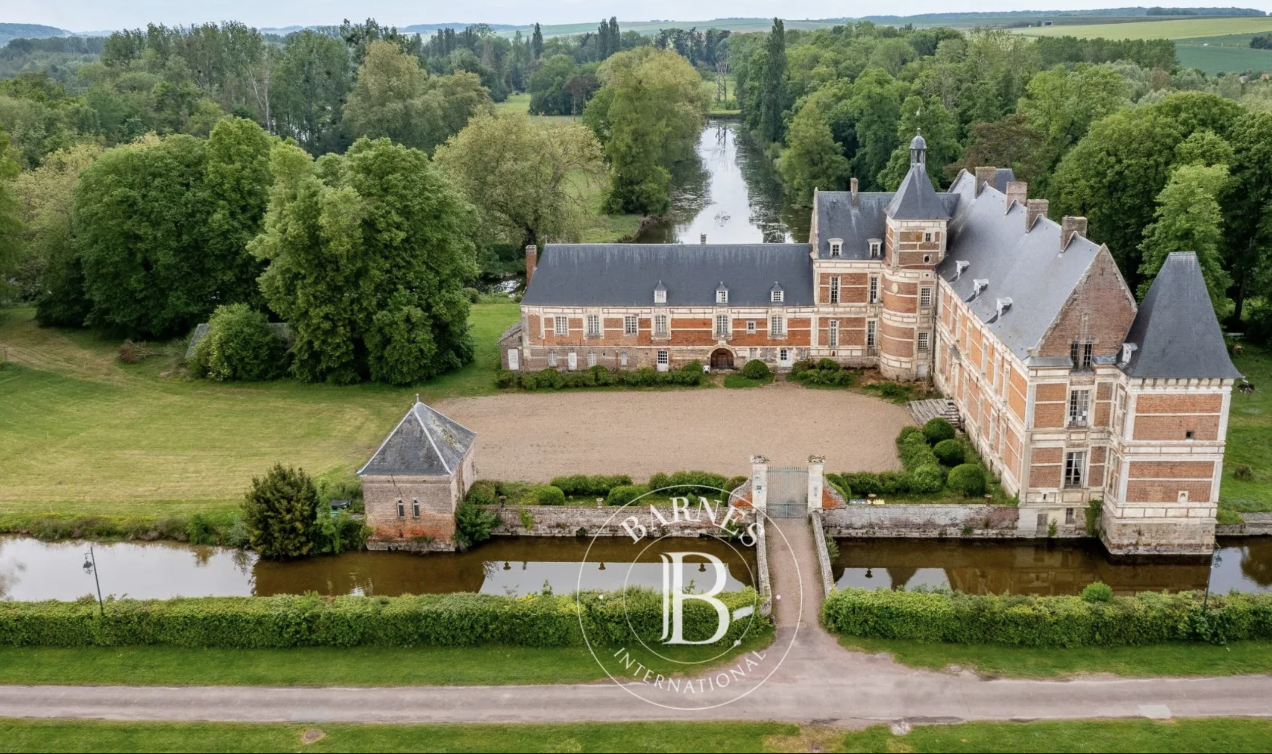 Près de Beauvais, le château de Troissereux est en vente