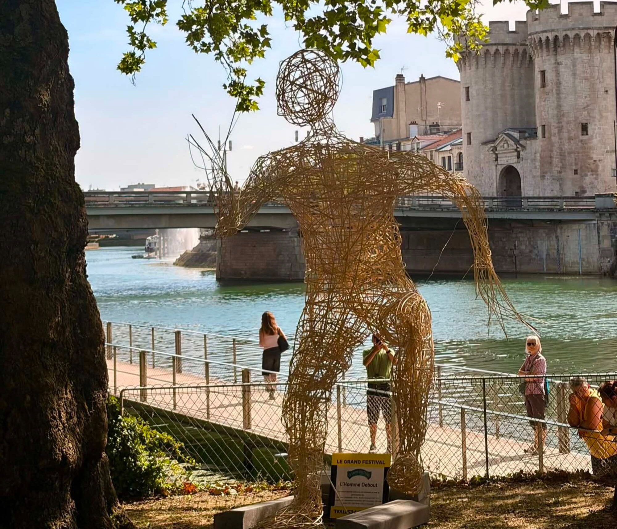 Meuse : une sculpture géante arrive au parc Japiot