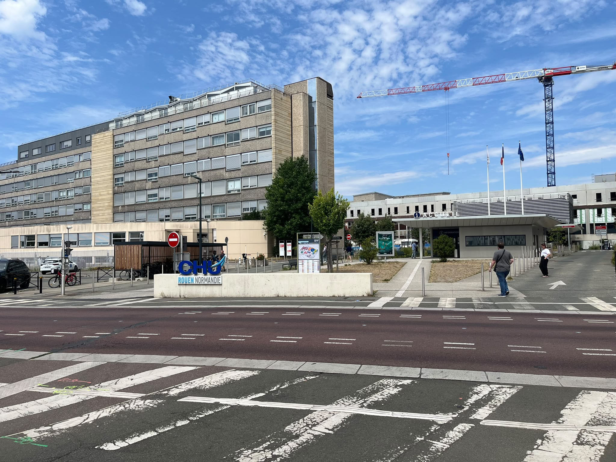 Le CHU de Rouen réalise la première bronchoscopie assistée par robot en Normandie