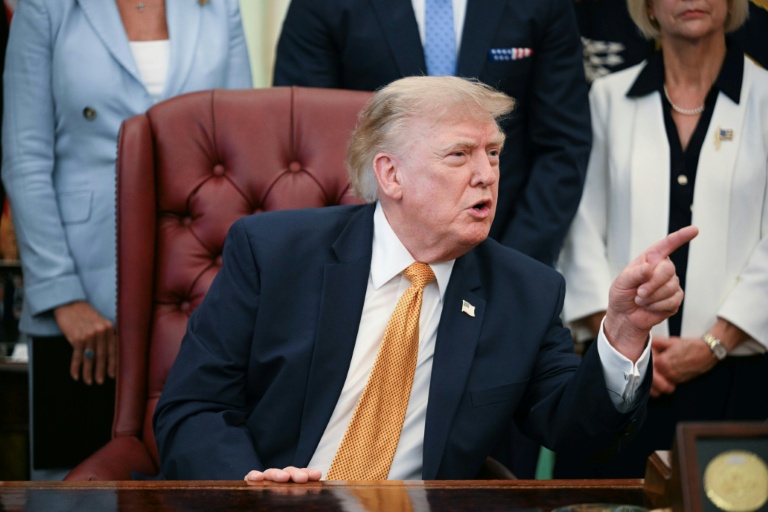 Trump assure que les discussions avec Téhéran ont repris, malgré le démenti iranien