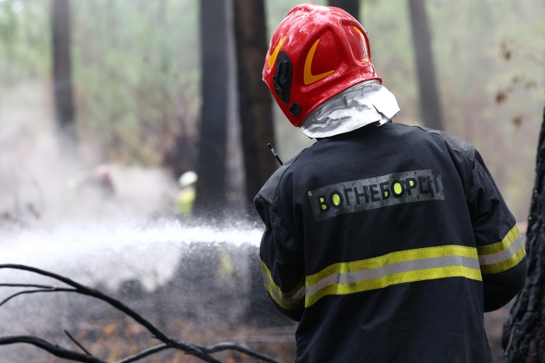 Mégafeu en Gironde: des pompiers ukrainiens interviennent, une première