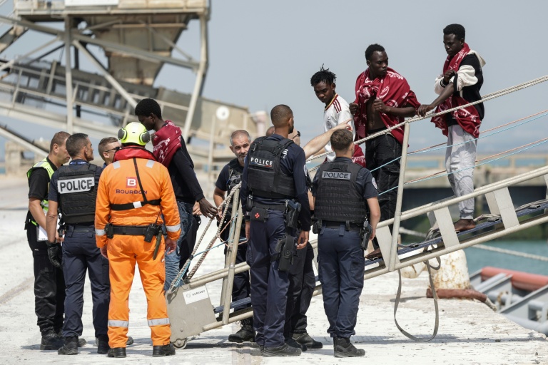 Près de 160 migrants secourus lors d'une tentative de traversée de la Manche