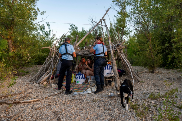 Sur un lac varois, les gendarmes aux aguets contre le feu