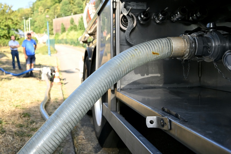 En Alsace, un camion-citerne en renfort pour l'eau potable