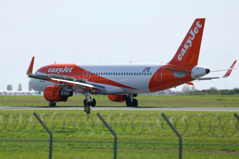 EasyJet: grève d'hôtesses et stewards en France, une centaine de vols annulés