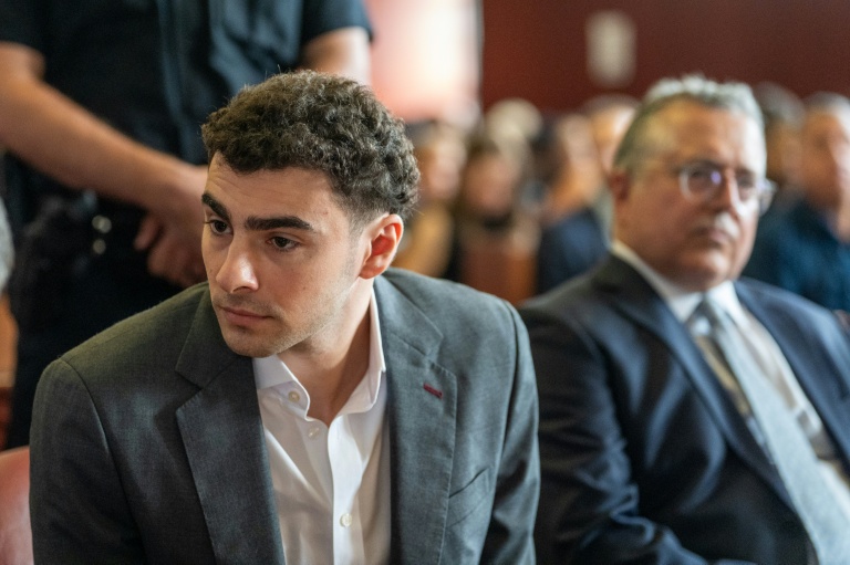 Luigi Mangione, accusé du meurtre d'un patron d'assurance américain, avoue lui avoir 