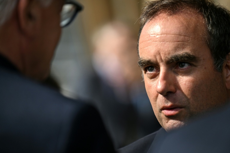 Budget: Lecornu dément certaines pistes d'économies