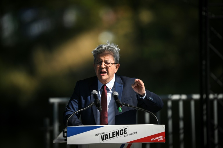 Présidentielle: Mélenchon colore sa rentrée en vert en proposant la 
