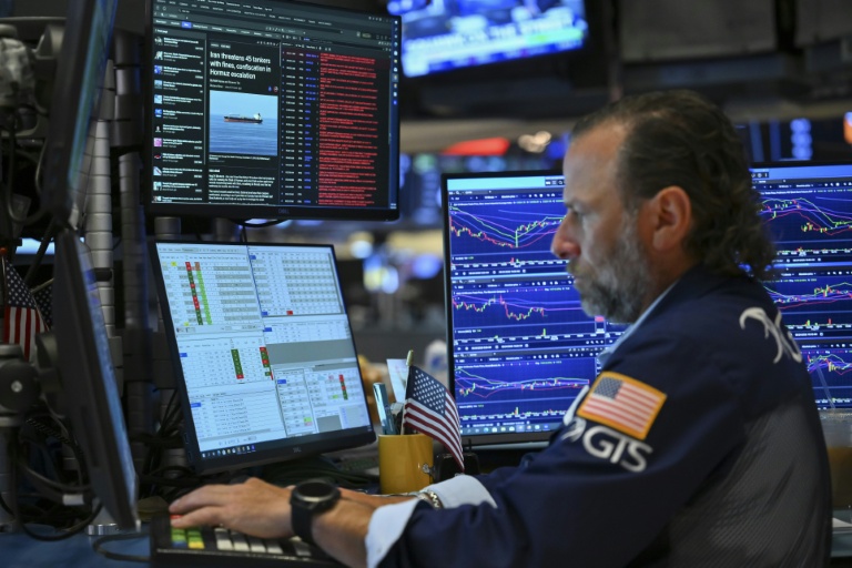 Les Bourses mondiales sans élan avant Nvidia, digèrent l'inflation américaine