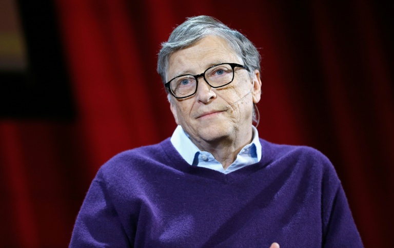 Bill Gates devient alarmiste sur l'IA, propose une taxe et de réserver des emplois aux humains
