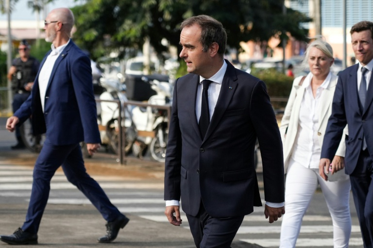 Reconstruction de Mayotte: Lecornu veut un 