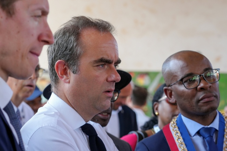 Mayotte: Lecornu lance un 