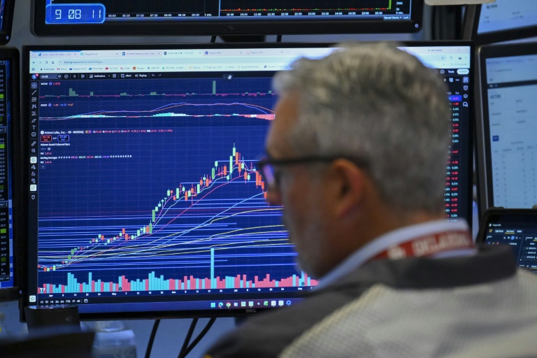 Les marchés mondiaux scrutent le discours de Kevin Warsh