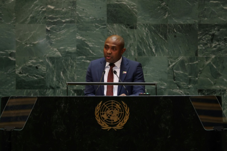Les Comores dénoncent la menace française de conditionner l'aide à la coopération migratoire