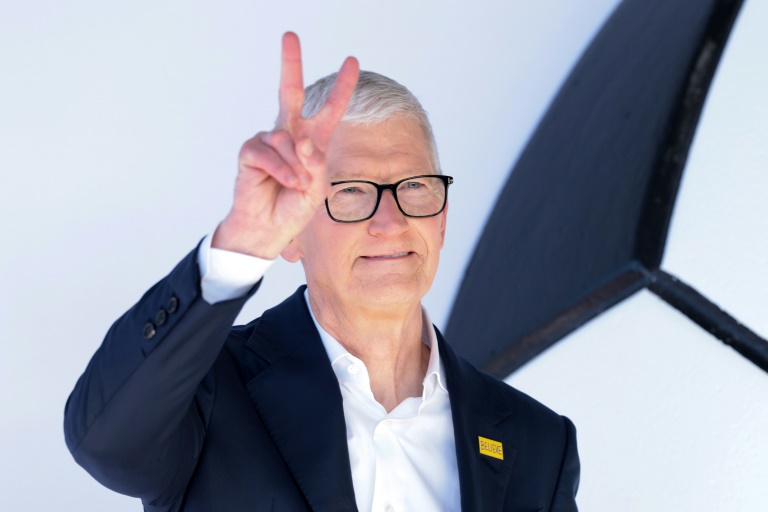 Une nouvelle ère s'ouvre chez Apple avec l'intronisation de John Ternus, confronté à plusieurs défis