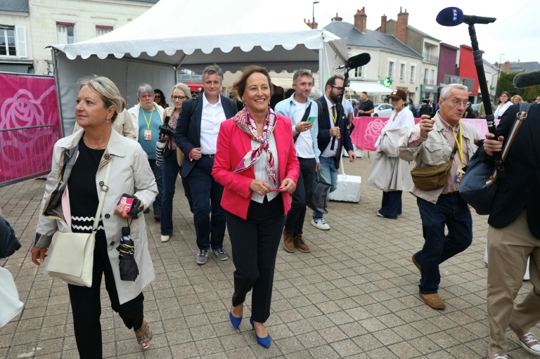 Aux journées d'été du PS, Ségolène Royal défend sa candidature