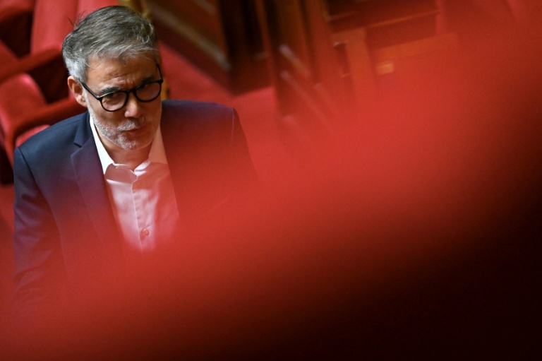 Faure prédit que "le bloc central va s'effondrer " et promet un "autre futur"