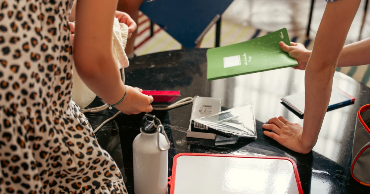 Dijon distribue des kits de fournitures scolaires gratuits à 6 000 élèves