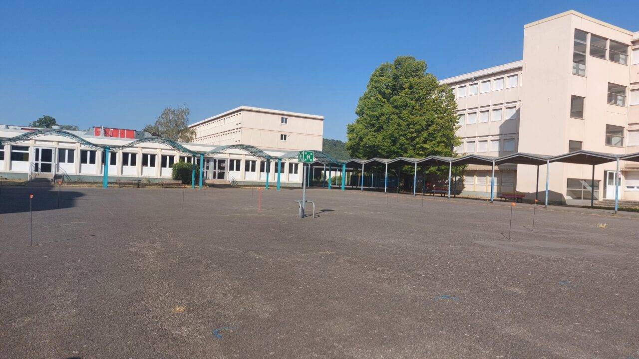 Rombas : la cour du lycée Julie Daubié se met au vert