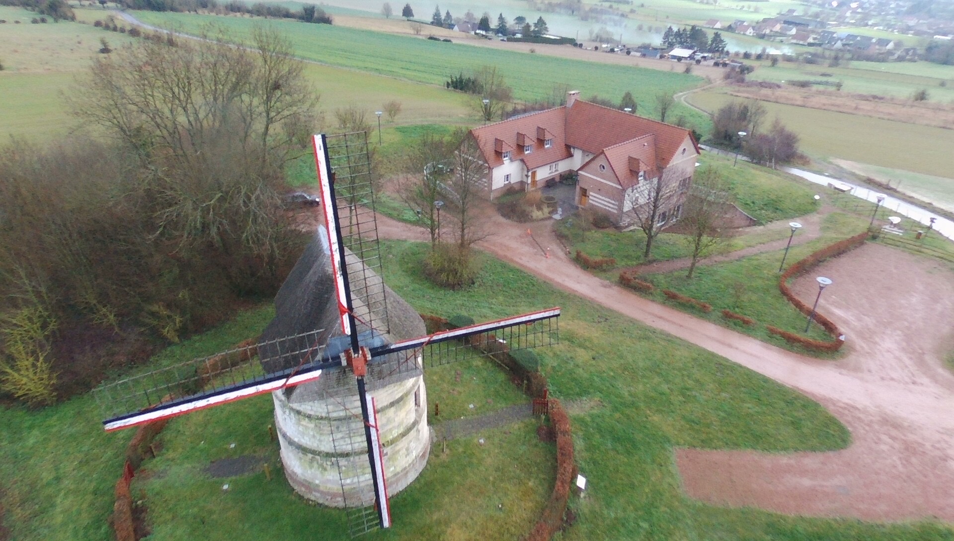 Un jardin panoramique en création au pied du moulin d'Eaucourt-sur-Somme