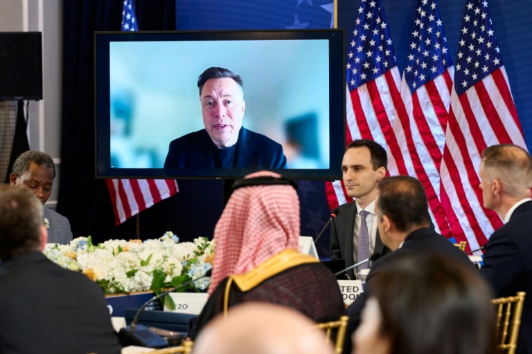 Lors d'une réunion du G20, Musk défend les centres de données et fustige la régulation européenne