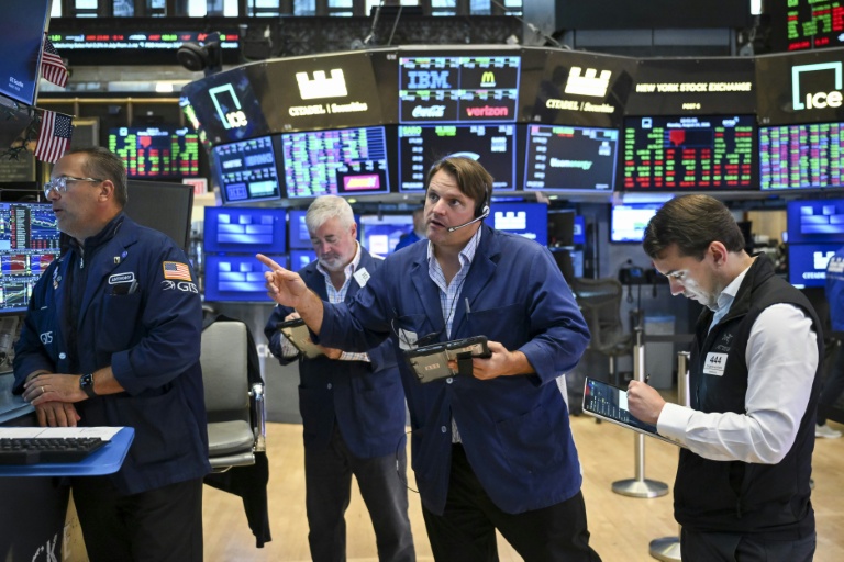 Les marchés mondiaux sous pression face à la hausse du pétrole et des taux