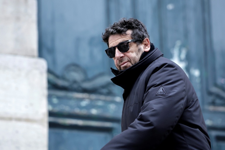 Patrick Bruel, mis en examen dans plusieurs dossiers de violences sexuelles, annule sa tournée