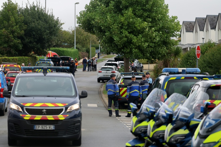 Finistère: une femme tuée par un forcené, son fils blessé