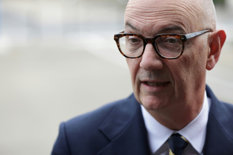 Imposer l'épargne salariale ? Matignon tempère, dénonce une "fuite" et saisit la justice