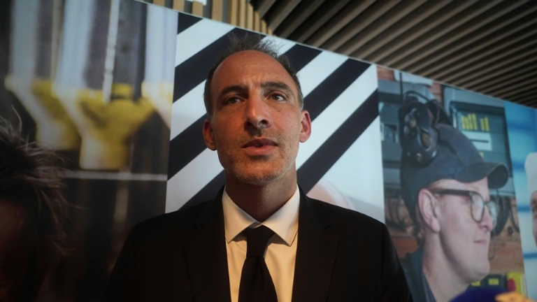 Propos racistes de Carcassonne: Glucksmann veut augmenter les peines pour injures racistes