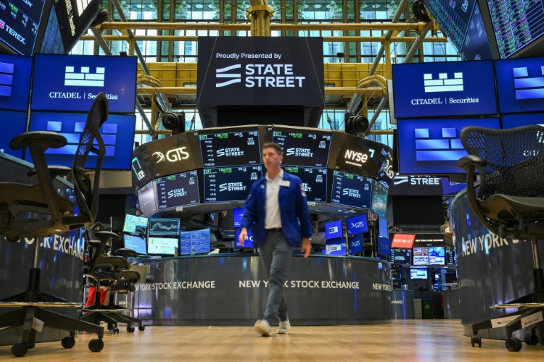 Flambée du pétrole et taux élevés crispent Wall Street avant la Fed