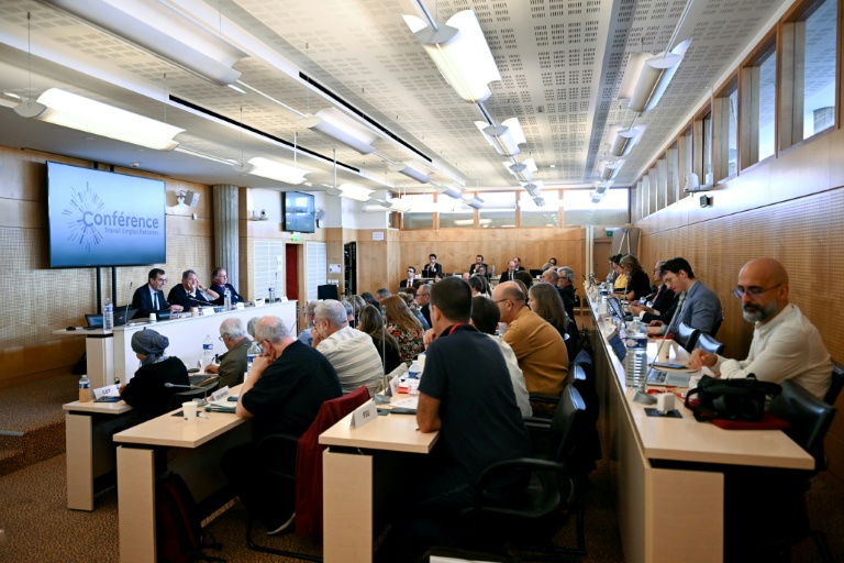 Fin de la conférence Travail Emploi Retraites, des pistes sur la table pour candidats et partenaires sociaux