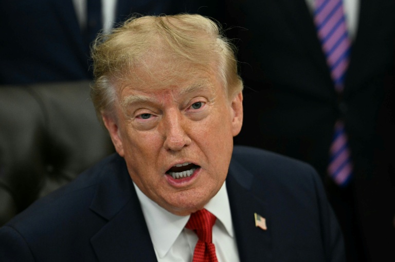 Trump promulgue une loi imposant de nouvelles sanctions contre la Russie