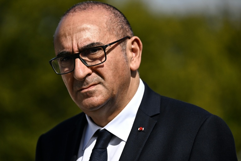 Nuñez appelle à la vigilance pour les rassemblements contre la loi sur la présomption d'usage des armes