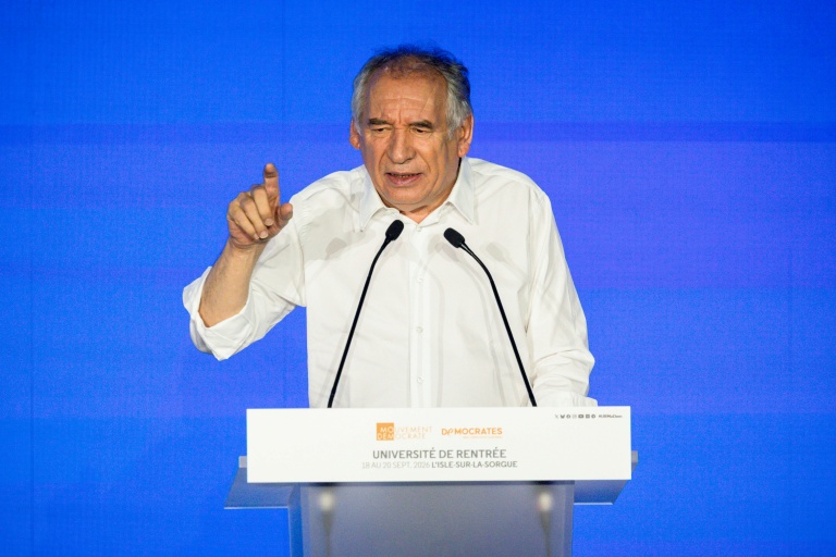 Présidentielle: Bayrou détaille les conditions de sa primaire