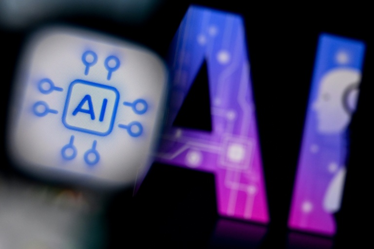 Intelligence artificielle : un plan de 80 millions d'euros pour accompagner le monde du travail