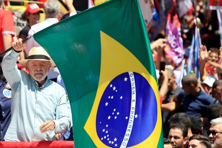 Champion historique de la gauche brésilienne, Lula court contre le temps