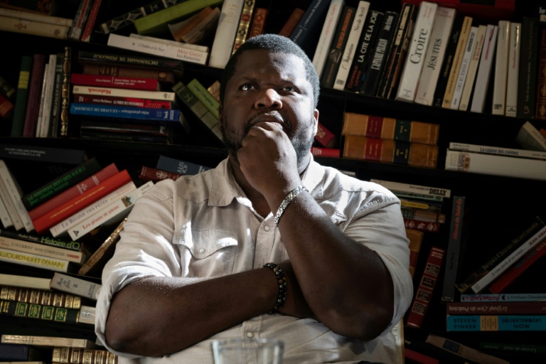 Affaire Thélyson Orélien: un de ses accusateurs se dévoile, la promotion du livre suspendue au Canada