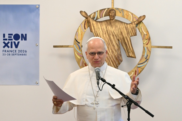 Le pape Léon XIV, acclamé par une marée humaine, célèbre une messe géante à Paris