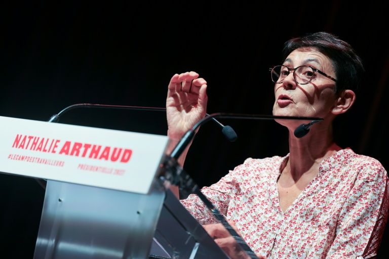 "Plus Léon Trotski que Léon XIV": premier meeting de campagne pour Arthaud et LO