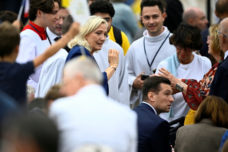Le Pen, Philippe, Retailleau: foule de candidats à la messe du pape