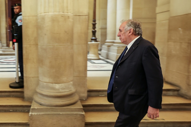 Deux ans d'emprisonnement avec sursis requis contre François Bayrou au procès en appel du MoDem