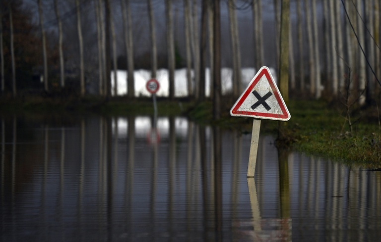 Intempéries: deux départements du Sud en vigilance rouge pour pluie-inondations