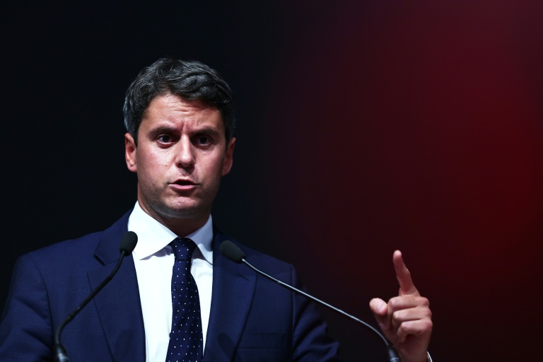 Retraites: Attal critique Philippe qui propose 