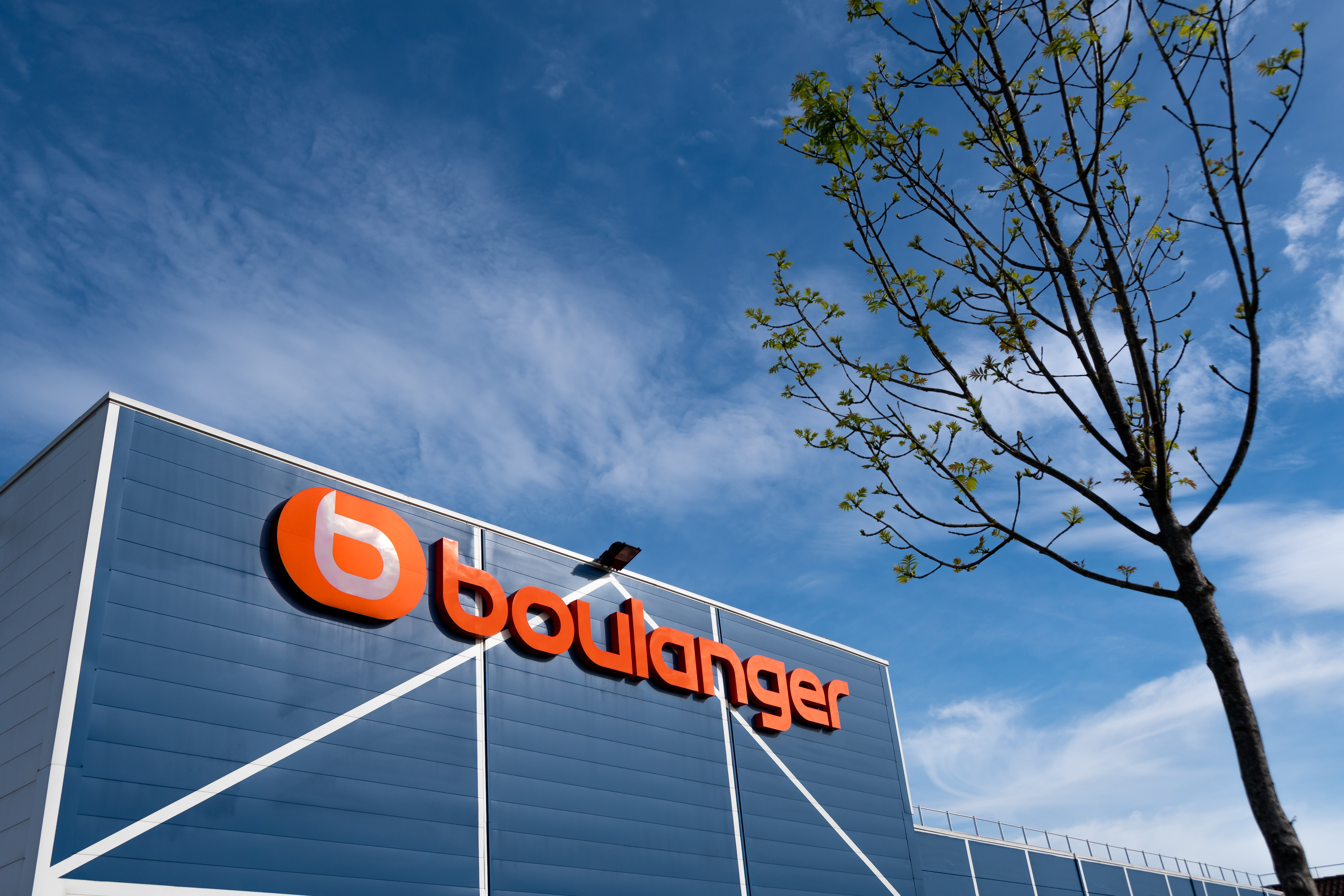 Boulanger accélère la transformation de son réseau de points de vente