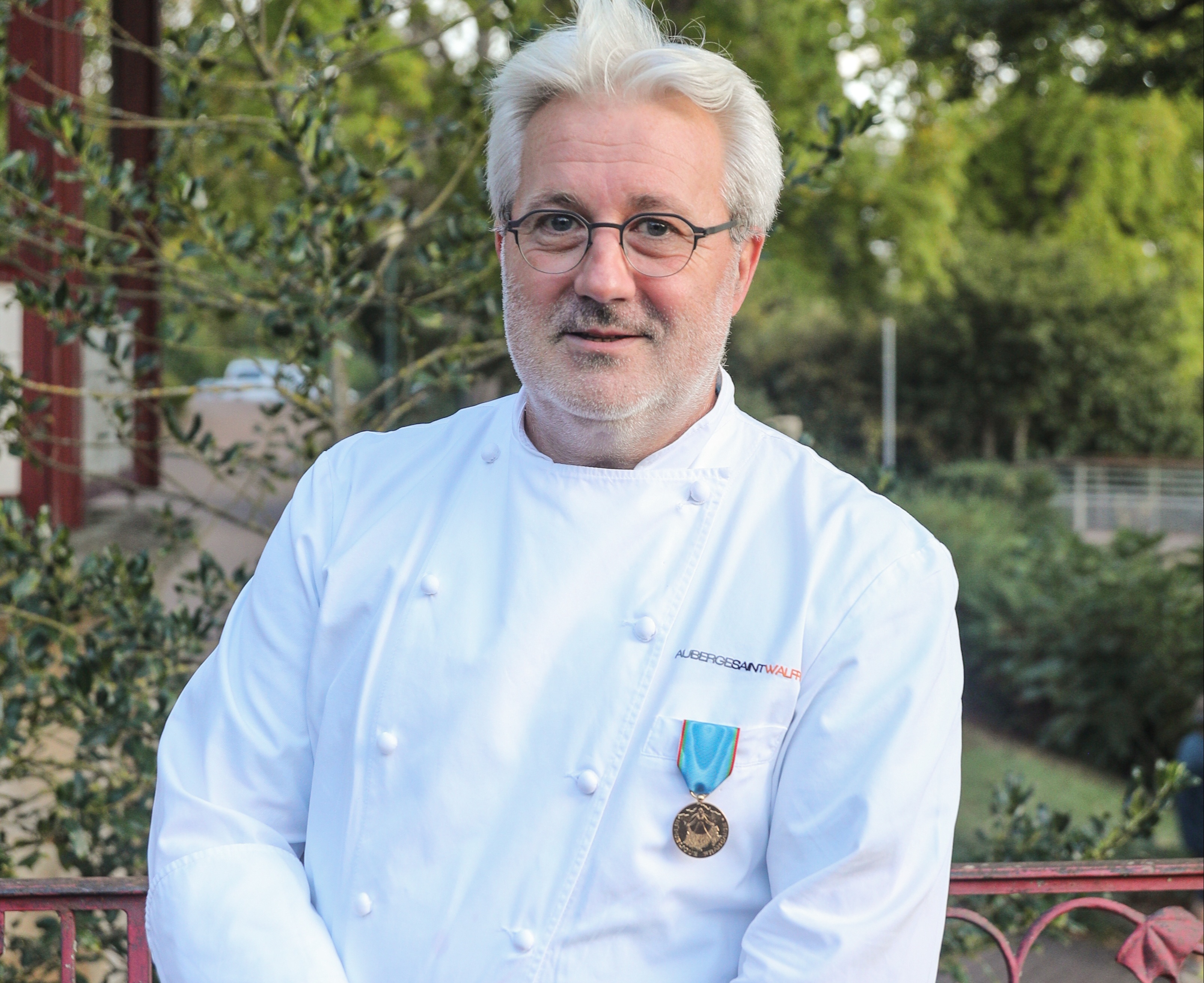 Moselle : le chef étoilé Stephan Schneider reçoit la Médaille de bronze du Tourisme